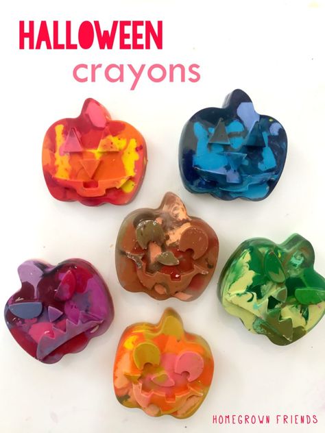 DIY Rainbow Halloween Pumpkin Crayons Halloween Crayons Diy, Creepy Crayon Craft, Melted Crayon Pumpkin, Crayon Melted Pumpkin, Pumpkin Crayon Melting Diy, Pumpkin Crayon, Halloween Accessories Diy, Halloween Crayons, Halloween Crafts For Kids To Make