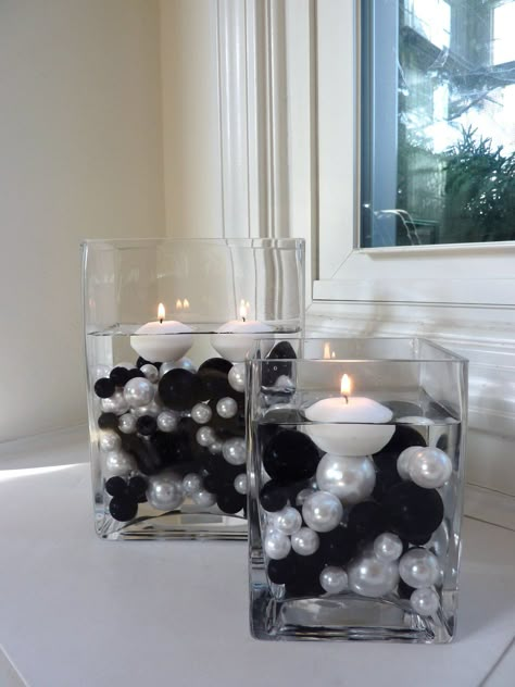 Cocktail Table Centerpieces, Black And White Centerpieces, Floating Centerpieces, Vase Decorations, Black Centerpieces, Silver Party Decorations, Black White Parties, Black And White Party, Silver Centerpiece