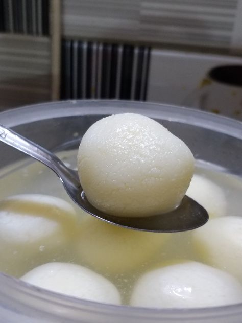 Rasgullla😋😋😋😋 Rasgulla Snap, Rasgulla Recipe, Actress Hairstyles, Drink Photography, Snap Streak, Food Drink Photography, Indian Sweets, Snap Food, Cottage Core