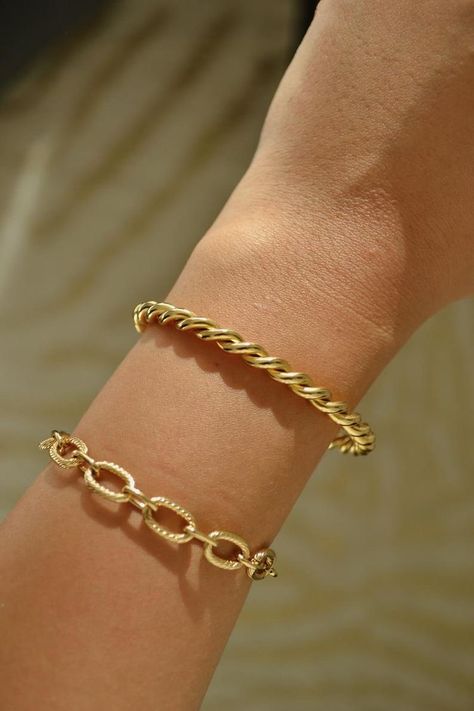 Golden Bracelet For Women, Bracelet Ideas Gold, Twisted Bangle, Trendy Bracelets, Gold Bracelet Cuff, Gold Cuffs, Vintage Bracelet, Minimalist Bracelet, Bracelet Vintage