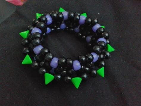 SPIKE BEADS Kandi Choker Tutorial, How To Make Spiked Kandi Cuff, Gir Kandi Cuff Pattern, Gir Kandi Cuff, Scene Kandi Cuff, Scene Kandi, Kandi Necklace, Pony Bead Animals, Kandi Cuff Patterns