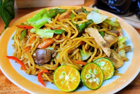 Pancit Canton Guisado - Yummy Kitchen Pancit Canton Guisado, Filipino Pancit Canton, Pancit Guisado, Pancit Canton Recipe, Pancit Noodles, Guisado Recipe, Filipino Noodles, Filipino Pancit, Pancit Canton