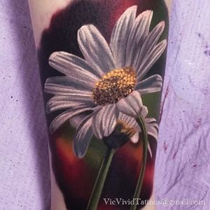 Geometric Flower Tattoo, Realistic Flower Tattoo, Daisy Flower Tattoos, Sunflower Tattoo Sleeve, Sunflower Tattoo Shoulder, Beautiful Flower Tattoos, Witch Tattoo, Daisy Tattoo, Skeleton Hand Tattoo