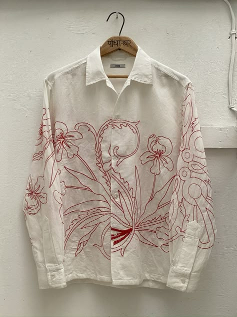 Redwork Embroidery, Embroidery On Clothes, 자수 디자인, Shirt Embroidery, Embroidered Clothes, Embroidery Fashion, Embroidery Inspiration, Mode Inspiration, Embroidery Art