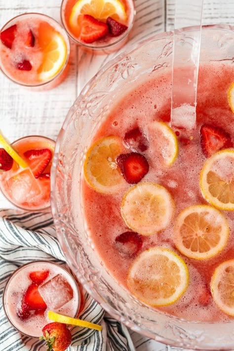 Strawberry Lemonade Party, Lemonade Party Punch, Pitcher Drink Recipes, Pink Lemonade Punch, Raspberry Lemonade Punch, Strawberry Lemonade Punch, Summer Punch Recipes, Pineapple Lemonade Punch, Pink Punch Recipes