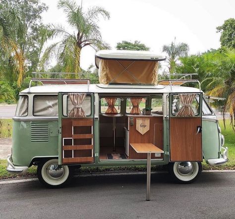 Vintage Vw Camper, Volkswagon Van, Kombi Motorhome, Caravan Decor, Tiny House Camper, Bus Living, Kombi Home, Vintage Vw Bus, Vw Bus Camper