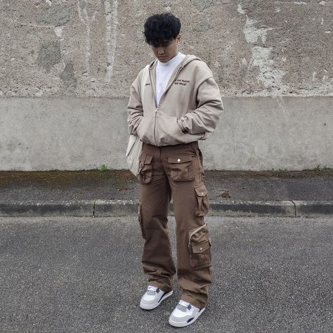 Flare Cargo Pants Outfit Men, Outfits For Men With Jordans, Hoodie Cargo Pants Outfit Men, Brown Cargos Outfits Men, Tan Cargos Outfits Men, Brown Outfit Men Street Styles, Brown Zip Up Outfit Men, Brown Cargo Outfit Men, Brown Streetwear Outfit Men