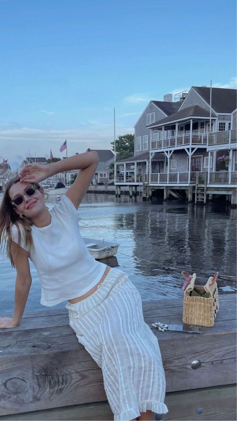 Nantucket Outfit, Linen Skirt Outfit, Courtney Grow, Style Inspo Summer, East Coast Fashion, Shopping Together, Nantucket Summer, Coast Outfit, White Linen Skirt