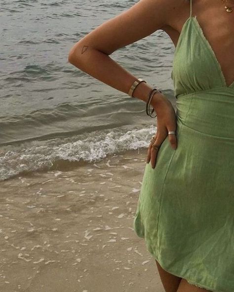 Dresses Aesthetic, Summer Dresses For Wedding Guest, Green Girl, Green Outfit, Green Aesthetic, Mode Inspiration, Aesthetic Outfits, Look Fashion, Aesthetic Clothes