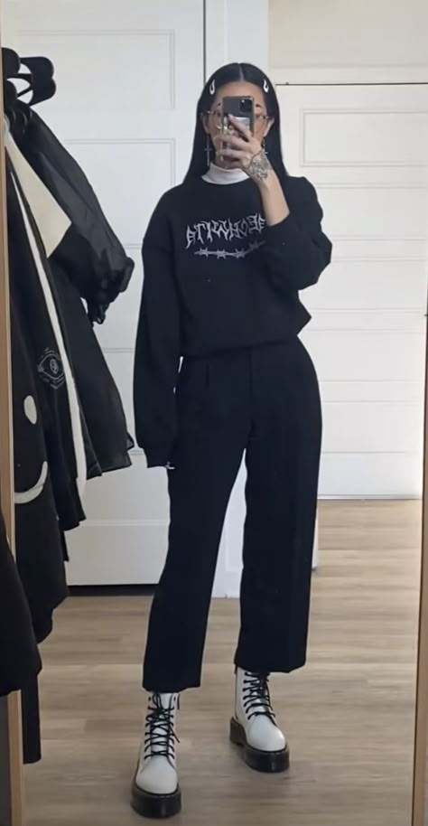 All Black Outfit Pants, Wide Black Pants Outfit Winter, Alternative Mom Outfits, Goth Outfits For Winter, Emo Work Outfit, Goth Outfit Winter, All Black Comfy Outfit, Grunge Work Outfit Corporate Goth, Edgy Work Outfits Offices Corporate Goth