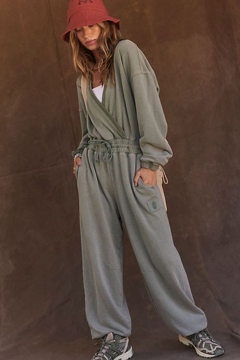 2024 Color Palette, Boho Loungewear, Event Planning Tips, Slouchy Style, Professional Event, Loose Hoodie, 2024 Color, Fp Movement, Shop Owner