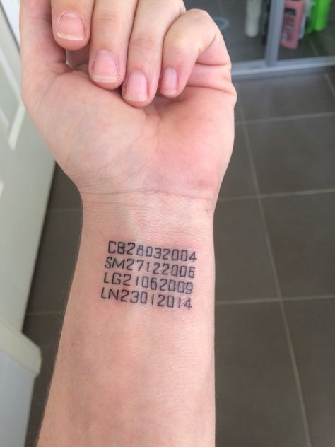 Children's first 2 initials and dates of birth in a barcode format Parents Date Of Birth Tattoo, Date Of Birth Tattoos Children, Birthday Date Tattoo Ideas, Betty Tattoo, Birthday Date Tattoos, Tattooed Parents, Tattoo Initials, Kids Initial Tattoos, Baby Footprint Tattoo