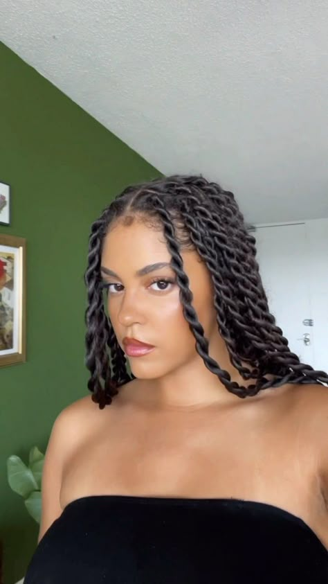 Here is how I do my rope twists. Its a quick lil protective summer hairstyle to do when you dnt wanna spend hours… | Instagram Segeleese Twist, Senegalese Twist Hairstyles Medium, Senagele Twist, Jumbo Rope Twist, Large Senegalese Twists, Medium Senegalese Twist, Jumbo Marley Twists, Medium Twists, Large Twists