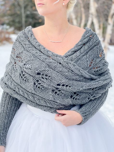 Knitted Ponchos, Scarf With Sleeves, Knitting Shawl, Beginner Knit Scarf, Crochet Summer Dresses, Gilet Crochet, Lion Brand Wool Ease, Sweater Scarf, Cozy Scarf