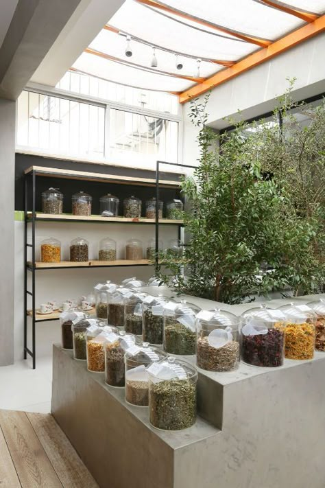 Zero Waste Grocery Store, Bulk Store, Zero Waste Store, Grocery Store Design, Eco Store, Food Retail, Supermarket Design, Fruit Shop, Store Interiors