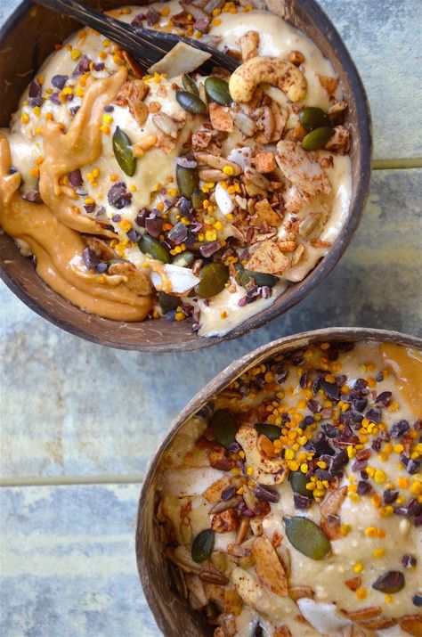 Banofee Pie Smoothie Bowl Recipe Nana Bowls - Nice Cream | breakfastcriminals.com | @breakfastcriminals x @nanabowls Autumn Smoothie, Breakfast Bowl Vegan, Banana Toffee, Smoothie Bowl Ingredients, Fall Smoothies, White Bean Soup Recipes, Banoffee Pie, Plant Based Breakfast, Fall Breakfast