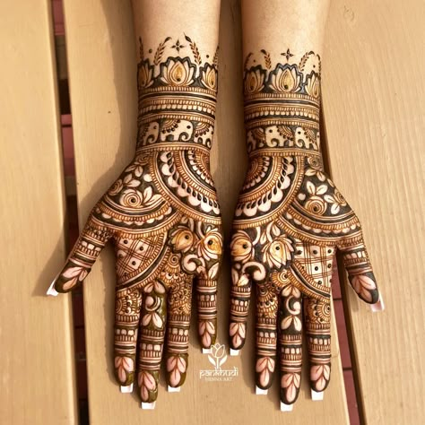 Amrita’s beautiful bridal henna✨ Minimalist Bridal Mehndi Designs, Engagement Mehendi Minimal, Bridal Henna Back Hand, Simple Bridal Mehendi Designs, Mehendi For Wedding, Minimal Bridal Mehendi, Mehendi Back Hand, Back Hand Bridal Mehndi Designs, Mehendi Designs Latest