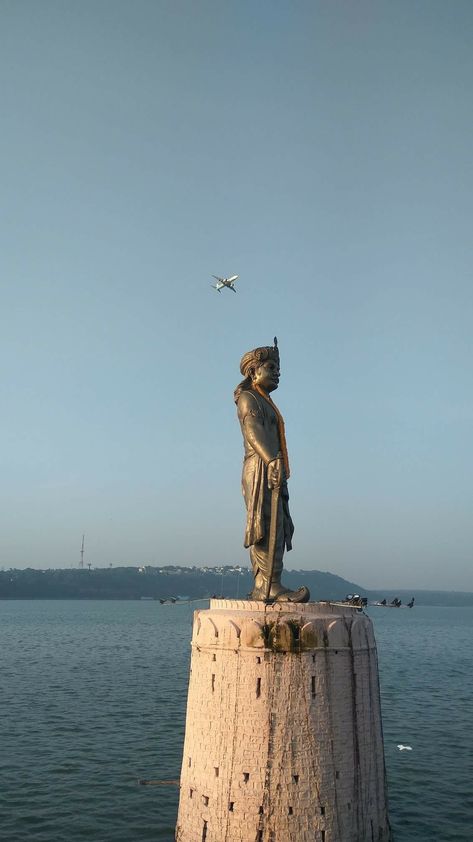 Raja bhoj statue bhopal Lake View Bhopal Snap, Bhopal City Photography, Bhopal Lake View, Bhopal Aesthetic, Bhopal Snap, Jumma Mubarak Beautiful Images, Friend Drawings, Chocolate Pictures