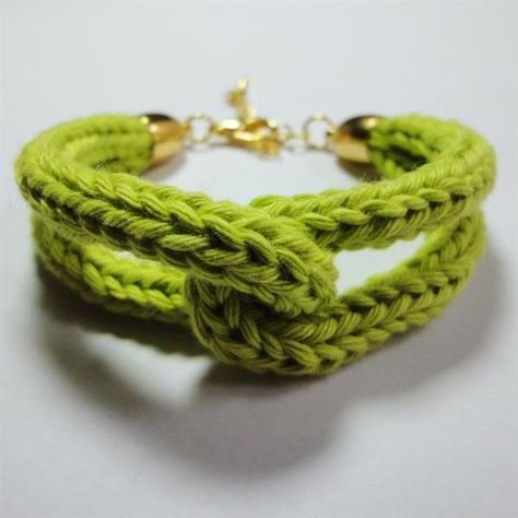 Knitting Nancy, Knitted Bracelet, Crochet Bracelet Pattern, Crochet Jewlery, Spool Knitting, French Knitting, Knit Bracelet, Knit Jewelry, Cord Jewelry