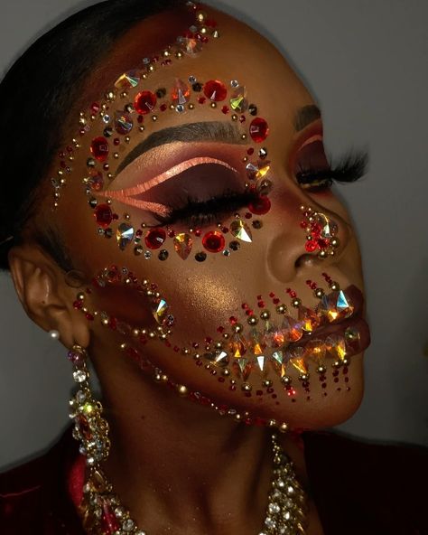 Muertos Makeup, Halloween Makeup Sugar Skull, Look Halloween, Carnival Makeup, First Video, Sugar Skulls, Choose One, Halloween Makeup, Sugar Skull