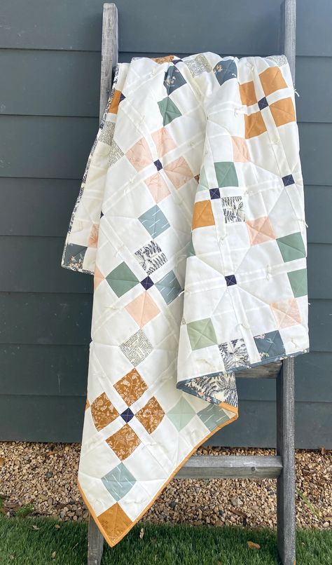 Neutral Baby Quilt, Neutral Quilt, Patchwork Inspiration, Irish Chain Quilt, Farmhouse Quilts, Kids Quilts, Cot Quilt, Baby Quilt Patterns, Cute Quilts