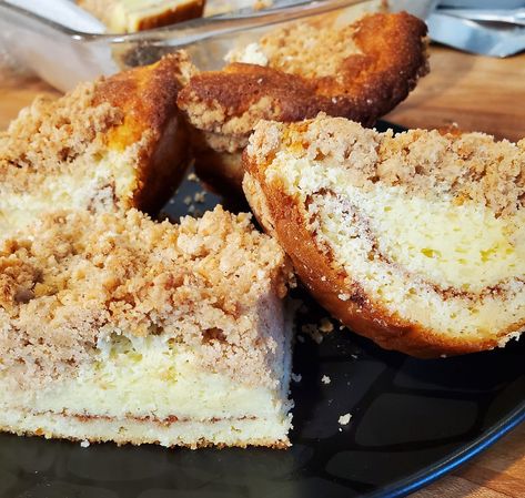 Keto/Low Carb Sour Cream Coffee Cake Keto Loaf, Keto Coffee Cake, Low Carb Meats, Sour Cream Coffee Cake, Keto Coffee, Whey Protein Isolate, Isolate Protein, Zucchini Bread, Whey Protein