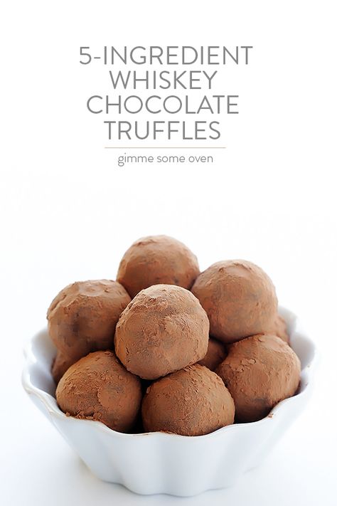 Must try these! Whisky Truffles, Whiskey Truffles, Whiskey Chocolate, Dark Chocolate Truffles, Boozy Desserts, Gimme Some Oven, Truffle Recipe, Cookies Recipes, 4 Ingredient