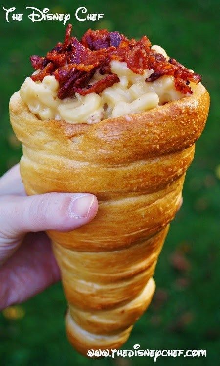 Disney Themed Food, Disney Dishes, Disney Inspired Food, Disney Desserts, Bacon Mac And Cheese, Food Park, Disneyland Food, Copykat Recipes, Copycat Restaurant Recipes