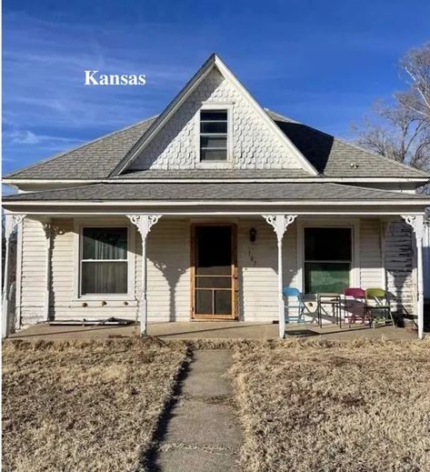 Kansas Farmhouse For Sale $25K - Old Houses Under $50K Kansas Farmhouse, Cheap Plywood, Plywood Floors, America Aesthetic, Plywood Flooring, Rustic Country Home, Cheap Houses, The Price Is Right, Farm Cottage