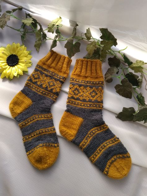 Gray and yellow soft organic wool knit socks. High natural woolen socks. Unisex 100% Hand-knit Home slippers Short stockings Cozy pair golfs. Slouchy socks. Washing delicately. Length 23-25cm(9"-9,3" inches), height 25cm (10"). I will knit of any color, of any size, from the yarn chosen by you, under the order. Slouchy Socks, Woolen Socks, Yellow Soft, Knitted Socks, Home Slippers, Over The Knee Socks, Wool Wash, Yellow Knit, Pink Cardigan