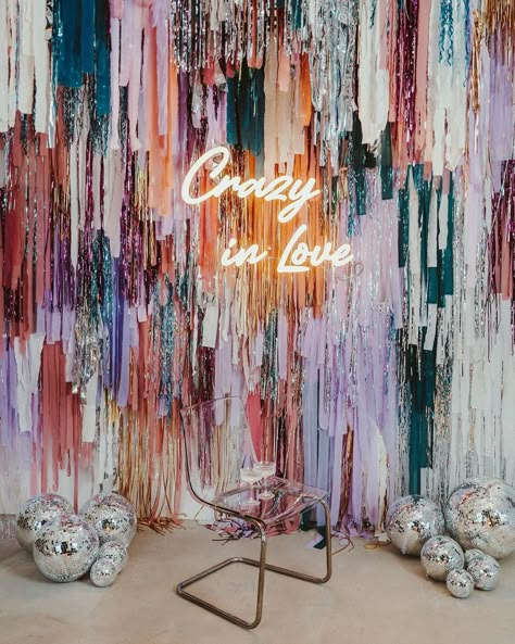 This would make a perfect bachelorette backdrop! Studio Równonoc in Warsaw photo by Agata Murawska Bachelorette Backdrop, Foil Fringe Backdrop, Photowall Ideas, Backdrop Christmas, Fringe Backdrops, Bachelorette Decorations, Crazy In Love, Backdrop Ideas, All Pink