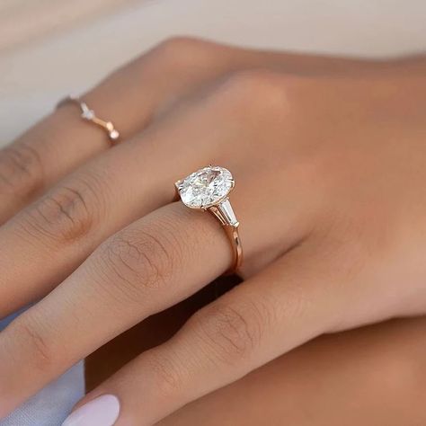 Lab Grown Diamond Engagement Ring 2 Ct Oval Cut Moissanite Three Stone Wedding Ring Three Stone Wedding Ring, Engagement Ring Three Stone, Stone Wedding Ring, Oval Cut Moissanite Engagement Ring, Baguette Engagement Ring, Wedding Ring Unique, Oval Cut Ring, Ring Three Stone, Oval Cut Engagement Ring