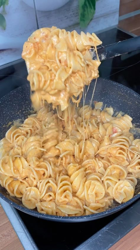 Creme Fraiche Pasta, Pasta With Cheese, Pasta Noodle Recipes, Creamy Tomato Pasta, Pasta Noodle Recipe, Tomato Pasta, Recipes From Heaven, Pasta Noodles, Noodle Recipes