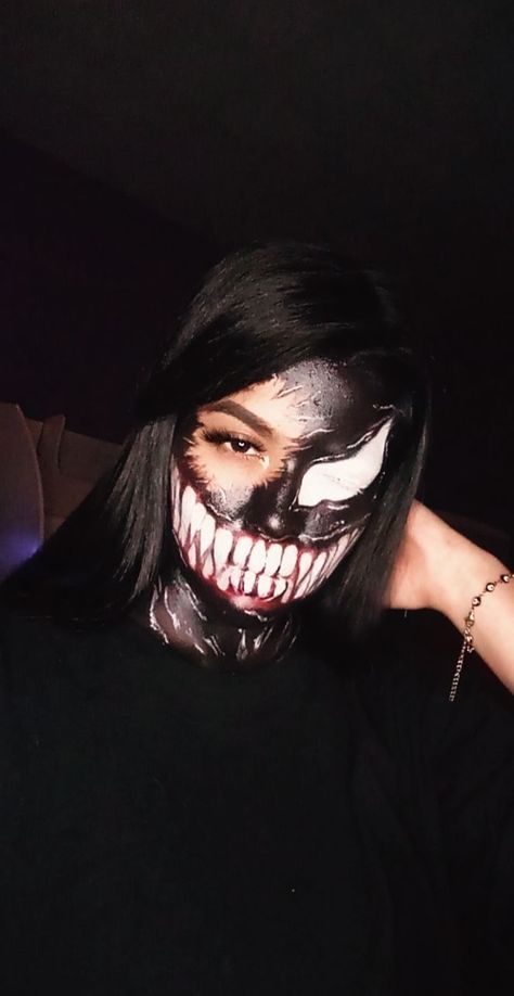 Venom Halloween Makeup, Venom Makeup, Venom Halloween Costume, Venom Cosplay, Saw Halloween, Venom Costume, Cute Couple Halloween, Extreme Makeup, Halloween Makeup Pretty