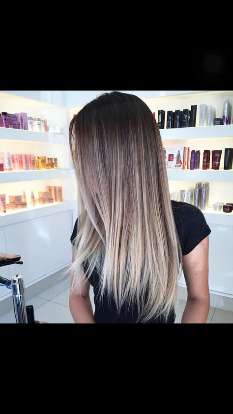 Beautiful balayage highlights Platinový Blond, Ombré Hair, Balayage Hair Blonde, Long Blonde, Hair Color And Cut, Hair Problems, Balayage Highlights, Long Blonde Hair, Blonde Balayage