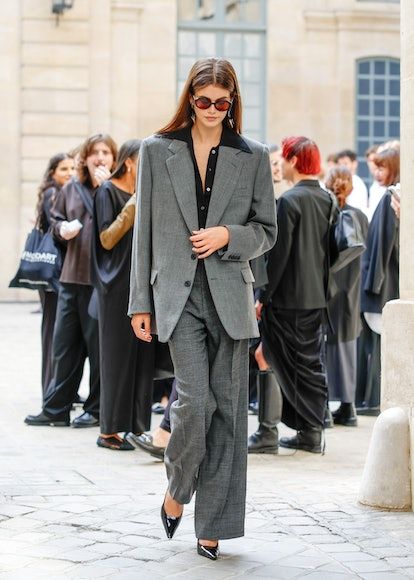 Kaia Gerber Outfits, Kaia Gerber Street Style, Famous Supermodels, Kaia Gerber Style, Trendy Fall Fashion, Corporate Fashion, Kaia Gerber, Vogue Italia, Menswear Inspired