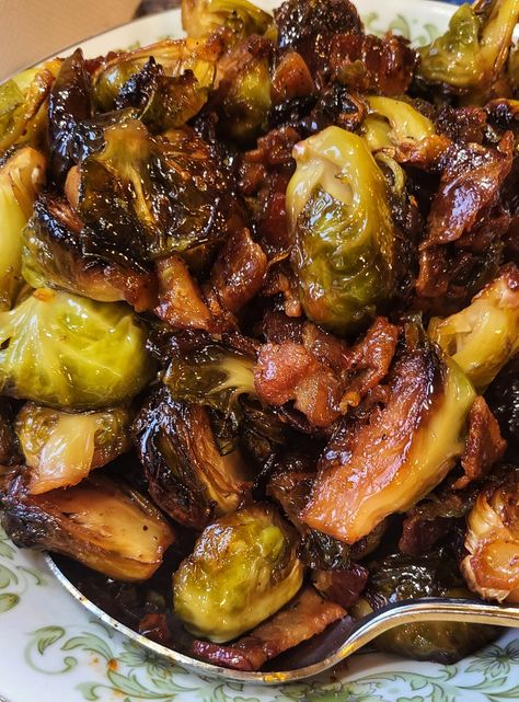 Roast Brussels Sprouts With Bacon and Honey | Kalofagas.ca Candles 2022, Roast Brussels Sprouts, Delish Appetizers, Honey Brussel Sprouts, Balsamic Brussel Sprouts, Fried Brussel Sprouts, Brussels Sprouts With Bacon, Brussel Sprout Recipes Roasted, Xmas Candles