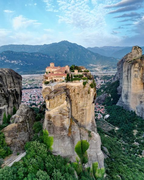 Meteora, Greece 🇬🇷 Meteora Greece, Beautiful World, Greece, Travel, On Instagram, Quick Saves, Instagram, Nature