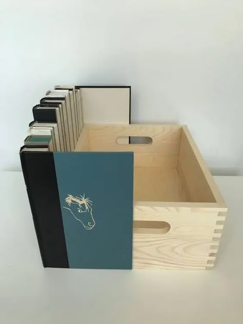 Small Space Storage Bedroom, Bedroom Storage For Small Rooms, Storage Hacks Bedroom, Diy Bedroom Storage, Storage Bench Bedroom, Secret Book, 아파트 인테리어, The Secret Book, Hidden Storage