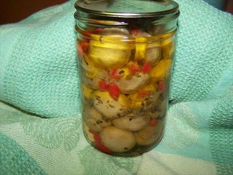 Mushrooms in oil....http://www.food.com/recipe/laurels-marinated-mushrooms-easy-canning-227237 Dehydrated Veggies, Pickled Items, Pickled Meat, Pickled Mushrooms, Homemade Staples, Pickled Recipes, Polish Recipe, Pickled Foods, Olive Bar