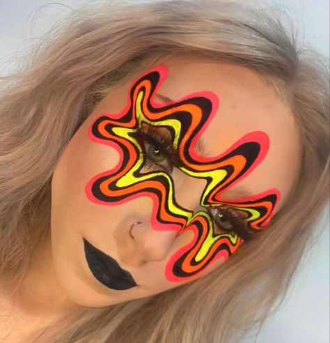 Trippy Face Painting, Trippy Halloween Makeup, Trippy Eye Makeup, Creative Face Makeup Art, Cool Makeup Looks Creative Full Face, Trippy Makeup Looks, Makeup Art Face Inspiration, Edc Makeup Ideas, Face Art Makeup Paint Ideas