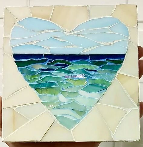 Water Mosaic Ideas, Coastal Mosaic Ideas, Stained Glass Beach Patterns, Beach Mosaic Ideas, Simple Mosaic Art, Glass Mosaic Patterns, Mosaic Sea Life, Ocean Mosaic, Simple Mosaic