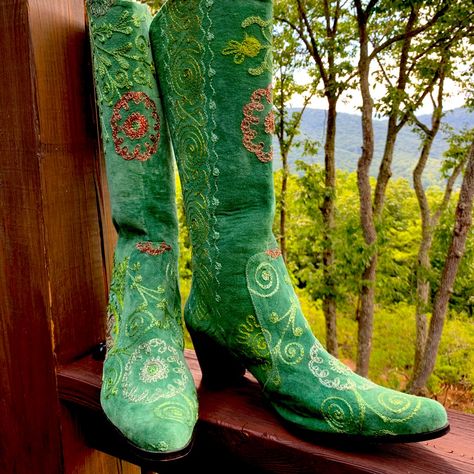 New Costing Cowboy Boot Never Worn Fantasy Birthday, Painted Boots, Art Hats, Granny Boots, Green Boots, Ethiopian Opal Ring, Boho Style Outfits, Size 11 Heels, Embroidery Jewelry