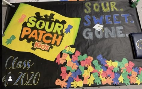 Class of 2020 candy themed sour patch kids poster. #seniors #candy #spirit #week #homecoming #poster #banner #sourpatch #2020 #school Senior Sign Out Poster, Junior Class Poster Ideas, Sophomore Banner Ideas, Class Banners Ideas High Schools, Class Spirit Posters, Junior Class Signs, Senior Walk Poster Ideas, Senior Class Posters, Class Banners Ideas