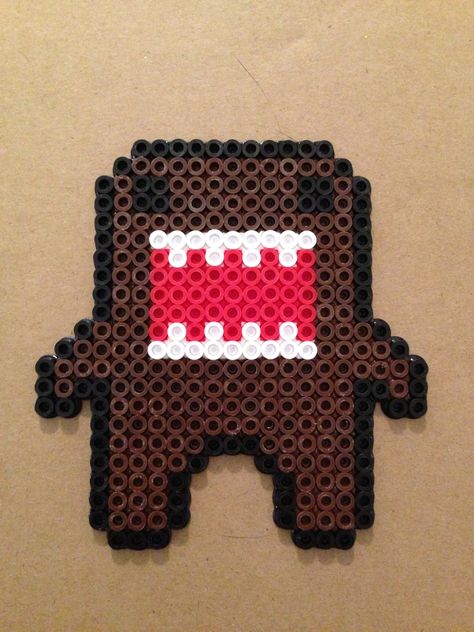 Domo Melty Bead Designs, Easy Perler Beads Ideas, Hello Kitty Crafts, Perler Bead Templates, Perler Crafts, Diy Perler Bead Crafts, Kandi Patterns, Diy Perler Beads, Melting Beads