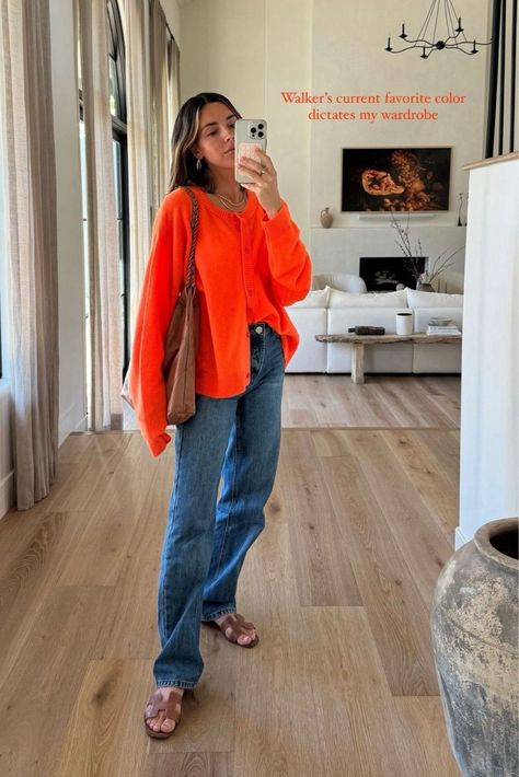 Neon Sandals Outfit, Brown Sandals Outfit Summer, Orange Cardigan Outfit, Brown Sandals Outfit, Orange Top Outfit, Sandals Outfit Casual, Pantalon Orange, Sandals Outfit Summer, Colorful Summer Outfits