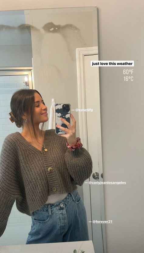 Jess Conte, Cool Short Hairstyles, Nice Shorts, Aesthetic Fashion, I Dress, Fashion Inspo Outfits, Cool Style, Fashion Beauty, Sweater Dress