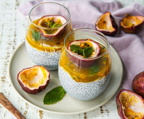 Passionfruit Chia Pudding Passion Fruit Chia Pudding, Passionfruit Yogurt, Fruit Chia Pudding, Passionfruit Recipes, Fruity Design, 5 A Day, Fruit Compote, Chia Seed Pudding, Chia Pudding