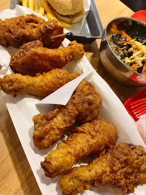 Bonchon Chicken, Food Diary, Aesthetic Food, Chicken Wings, Comfort Food, Seafood, Meat, Chicken, Quick Saves