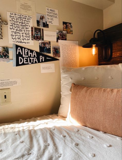 Above Dorm Bed Decor, Granola Dorm Room Aesthetic, Christian Dorm Room, Dorm Wall Collage, Baylor Dorm Rooms, Granola Dorm Room, Baylor Dorm, Sorority House Rooms, Sorority Room